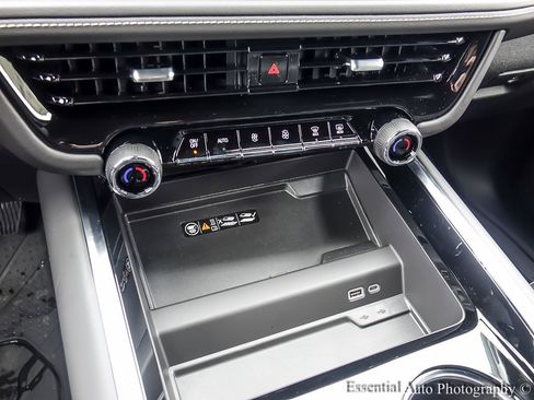 New 2026 Chevrolet Suburban Premier image 22