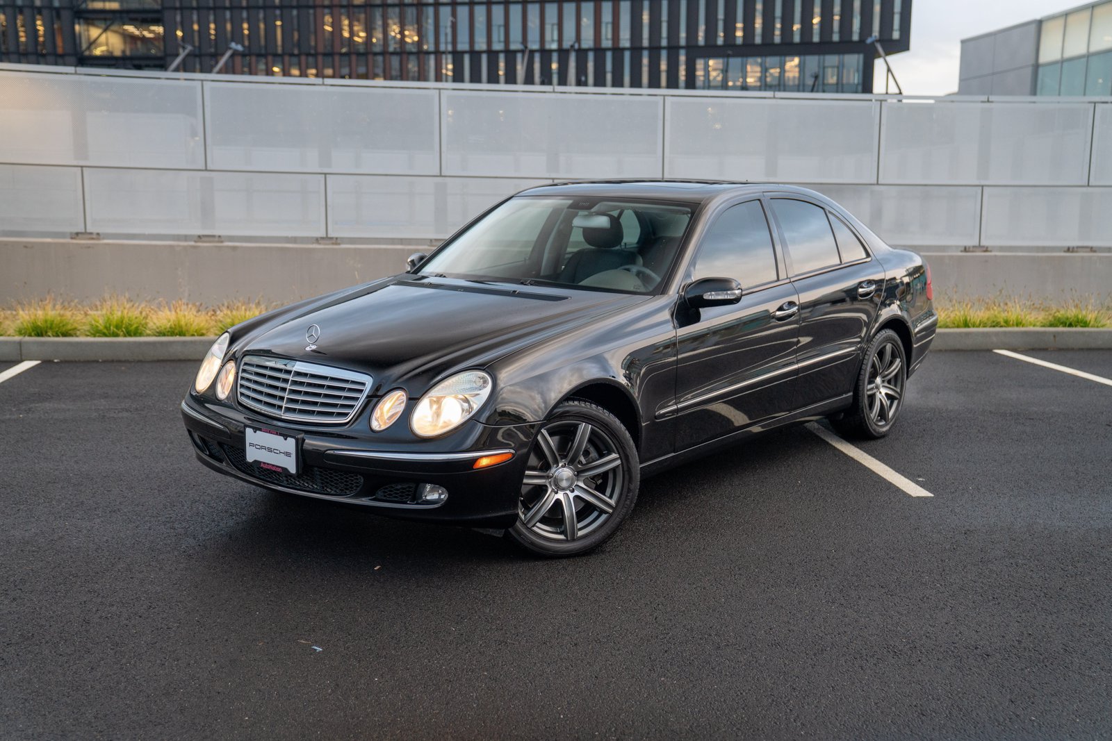 Used 2005 Mercedes-Benz E 500 4MATIC Sedan image 1