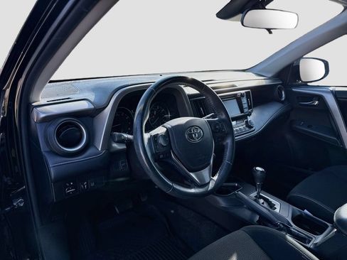 Used 2018 Toyota RAV4 XLE FWD image 8