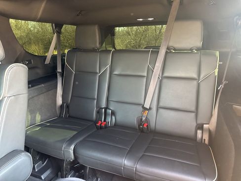 Used 2023 Cadillac Escalade ESV Premium Luxury image 41