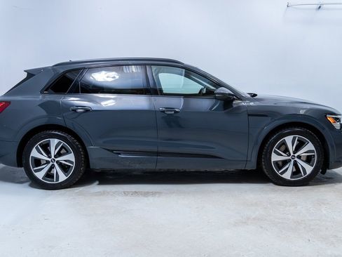 Used 2024 Audi Q8 e-tron Premium image 8
