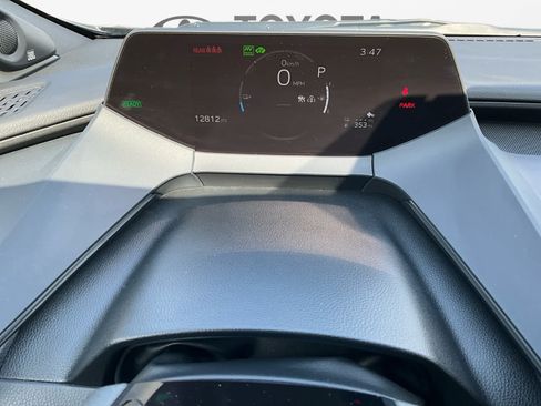 Used 2025 Toyota Prius Plug-In Hybrid w/ Limited Premium Package FWD image 17