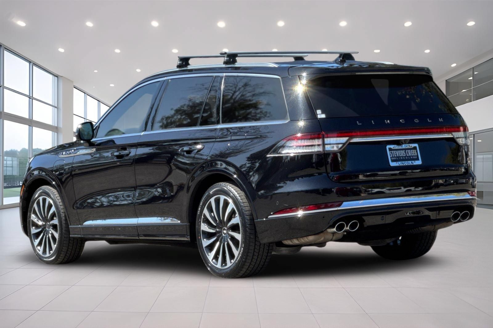Used 2023 Lincoln Aviator Black Label Grand Touring w/ Class IV Trailer Tow Package AWD/4WD image 6