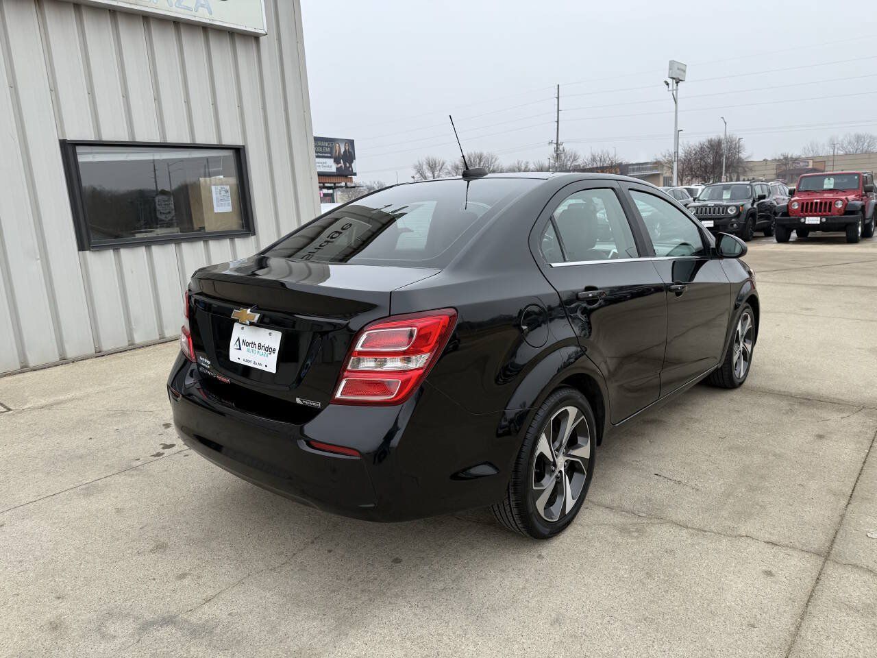 Used 2017 Chevrolet Sonic Premier FWD image 4