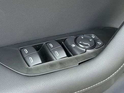 New 2026 Chevrolet Blazer LT image 12