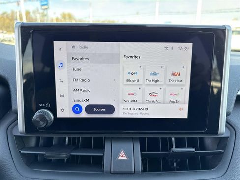 Used 2025 Toyota RAV4 XLE image 18