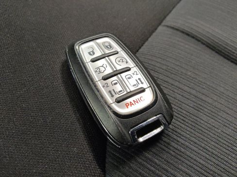 Used 2022 Chrysler Voyager LX FWD image 32