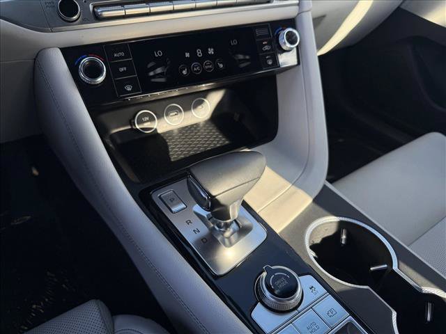 Used 2025 Genesis G70 2.5T RWD image 12