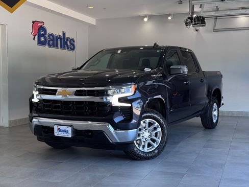 Used 2023 Chevrolet Silverado 1500 LT AWD/4WD image 2