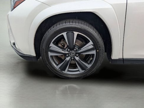 Used 2024 Lexus UX 250h AWD w/ Premium Package image 29
