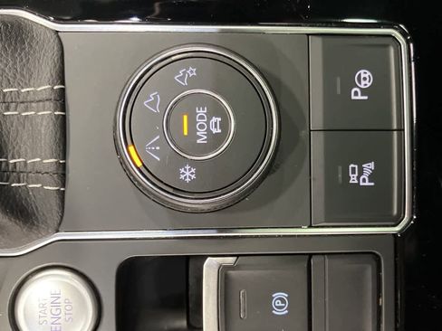 Used 2023 Volkswagen Atlas Cross Sport SEL Premium R-Line image 20