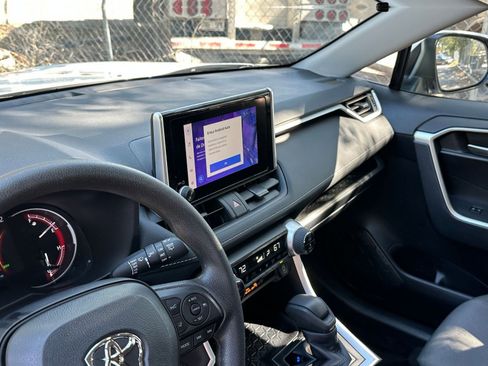 Used 2025 Toyota RAV4 XLE image 29