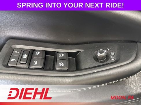 Used 2023 Jeep Grand Cherokee L Laredo image 24