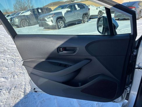 Used 2025 Toyota Corolla LE image 20