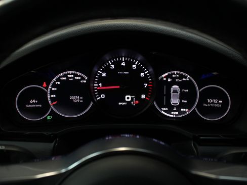 Used 2022 Porsche Cayenne Platinum Edition image 27