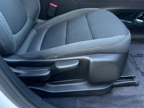 Used 2022 Chevrolet Bolt EUV LT image 22