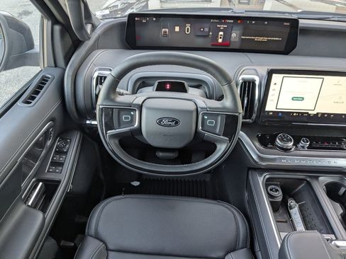 New 2025 Ford Expedition Platinum w/ Stealth Performance Package image 19