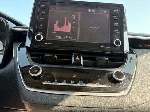Certified 2022 Toyota Corolla LE FWD image 5