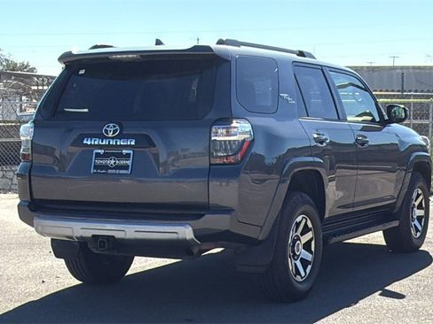 Certified 2022 Toyota 4Runner TRD Off-Road image 6