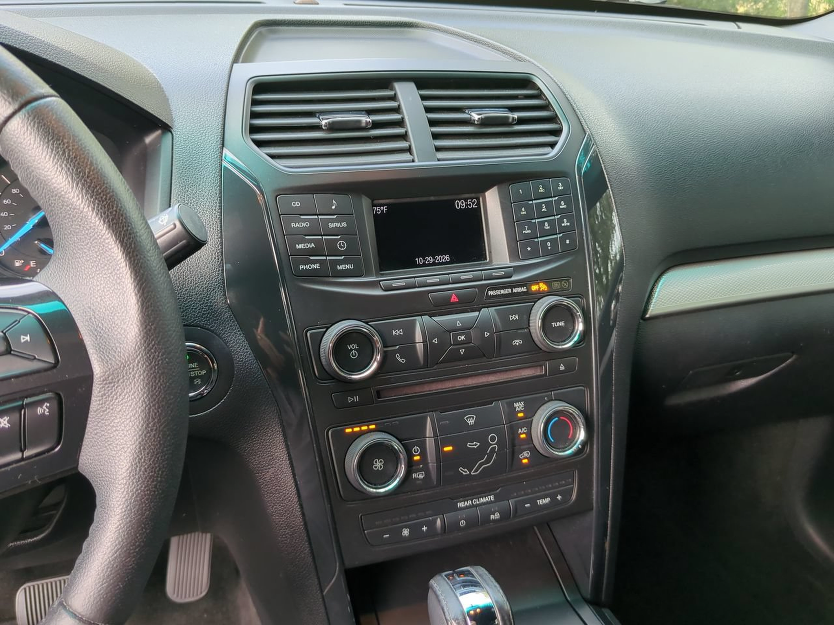 Used 2016 Ford Explorer XLT FWD image 13