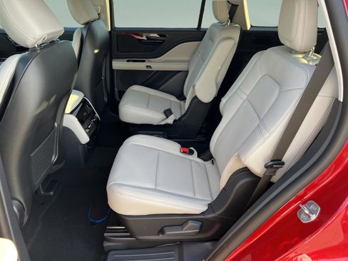 New 2026 Lincoln Aviator 2WD image 23