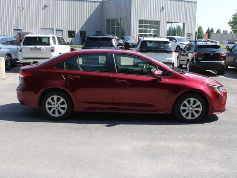 Used 2022 Toyota Corolla LE w/ Carpet Mat Package (TMS) FWD image 4