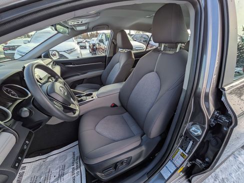 Used 2023 Toyota Camry LE image 7