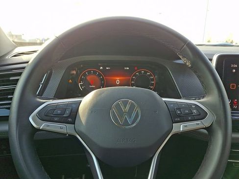 Used 2024 Volkswagen Atlas Peak Edition SEL image 21