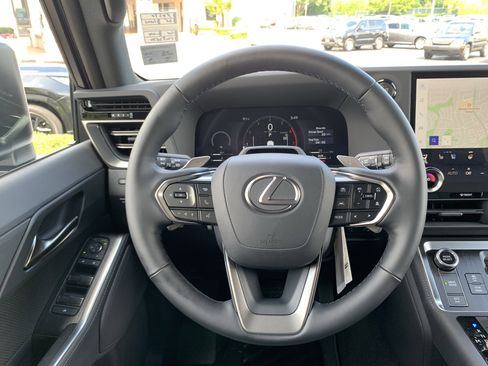Used 2026 Lexus GX 550 w/ Cold Area Package AWD/4WD image 17