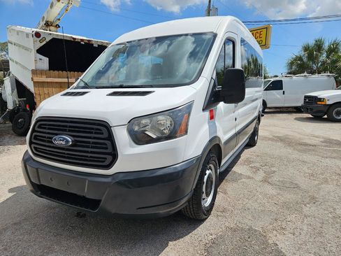 Used 2017 Ford Transit 350 XL image 4