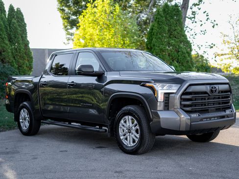 Used 2025 Toyota Tundra SR5 image 3