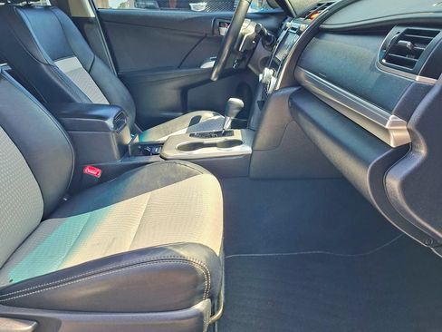 Used 2014 Toyota Camry SE FWD image 13
