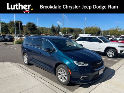 Used 2023 Chrysler Pacifica Touring-L