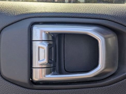 Used 2018 Jeep Wrangler Unlimited Rubicon image 25