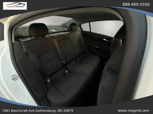 Used 2019 Chevrolet Cruze LT w/ Convenience Package FWD image 24