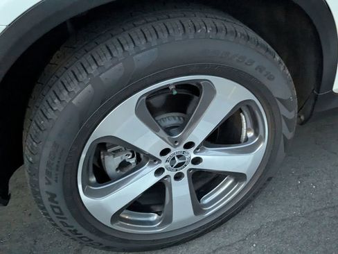 Used 2018 Mercedes-Benz GLC 300 4MATIC image 8