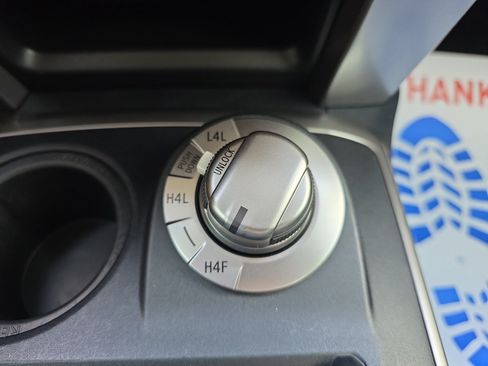 Used 2024 Toyota 4Runner Limited AWD/4WD image 26