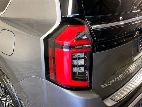 New 2026 Nissan Armada SL w/ Captain's Chari Seat Package RWD image 37