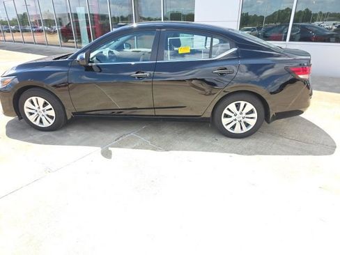 Certified 2025 Nissan Sentra S FWD image 2