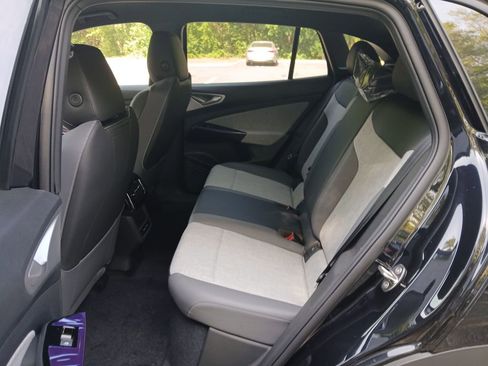 New 2026 Volkswagen ID.4 Pro RWD image 24
