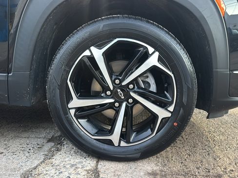 Used 2023 Chevrolet TrailBlazer RS w/ Sun and Liftgate Package image 43