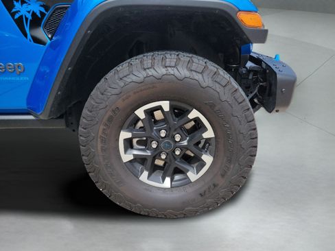 Used 2025 RAM 1500 Limited AWD/4WD image 29