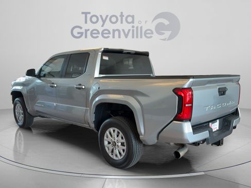 Used 2025 Toyota Tacoma SR5 RWD image 2