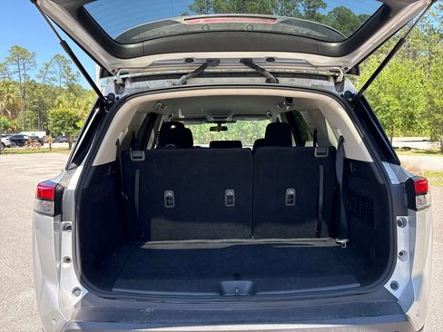 Used 2024 Nissan Pathfinder S FWD image 21