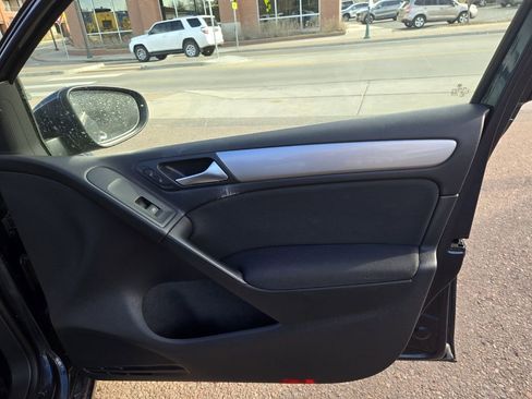 Used 2012 Volkswagen Golf TDI image 23