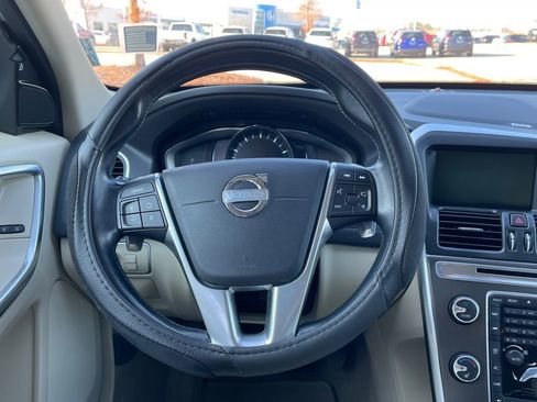 Used 2015 Volvo XC60 T6 Platinum image 25