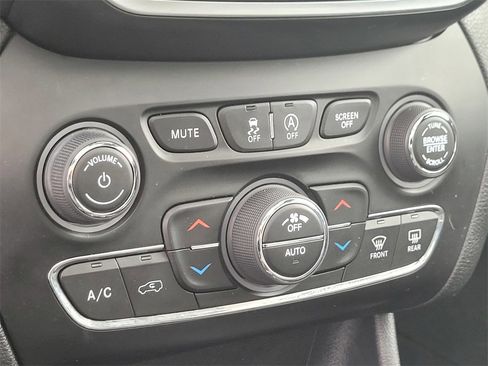 Used 2021 Jeep Cherokee High Altitude image 20