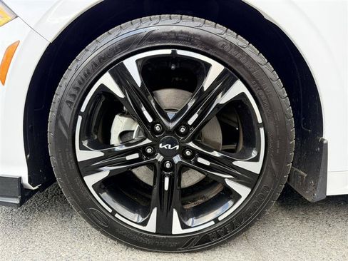 Used 2023 Kia K5 GT-Line AWD/4WD image 9