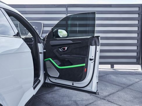 Used 2024 Lamborghini Urus Performante image 31