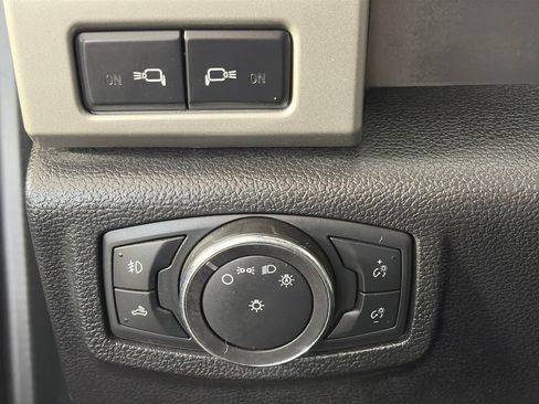 Used 2015 Ford F150 Lariat w/ Equipment Group 502A Luxury AWD/4WD image 25